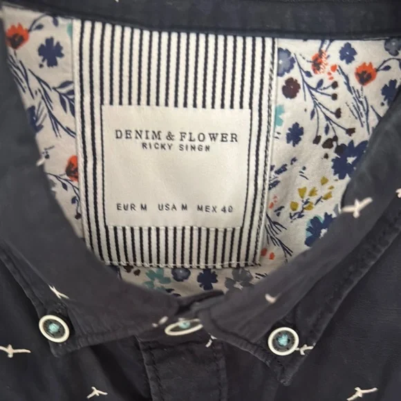 Denim & Flower Navy Blue Men’s Shirt Size Medium - Picture 3 of 4